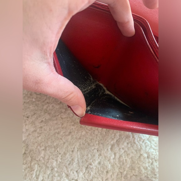 Louis Vuitton epi leather wallet - Picture 4 of 12